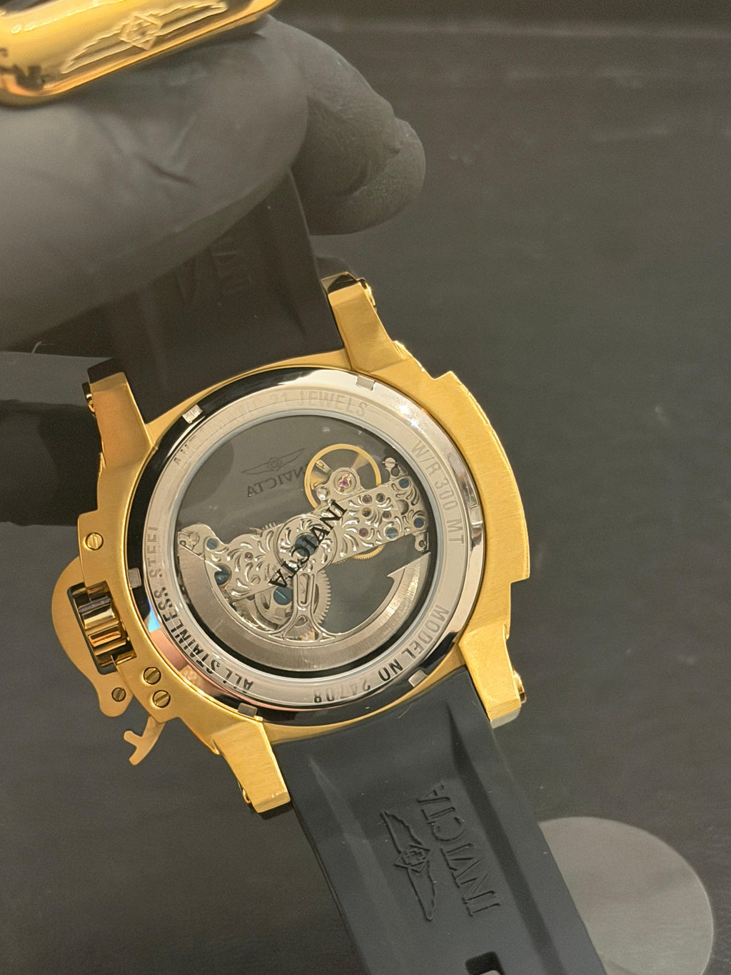 Relógio Invicta Linha Premium Gold Automático – Caixa Dourada | Design Exclusivo