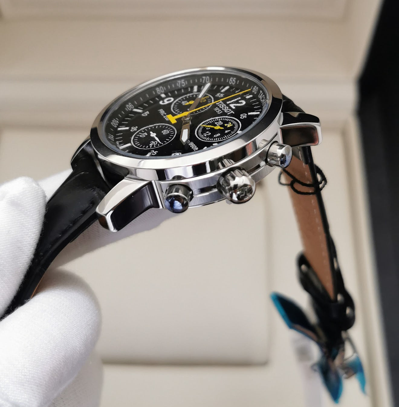 Tissot PRC200 - Couro Preto - Vidro Safira - 42mm - Prem AAA+