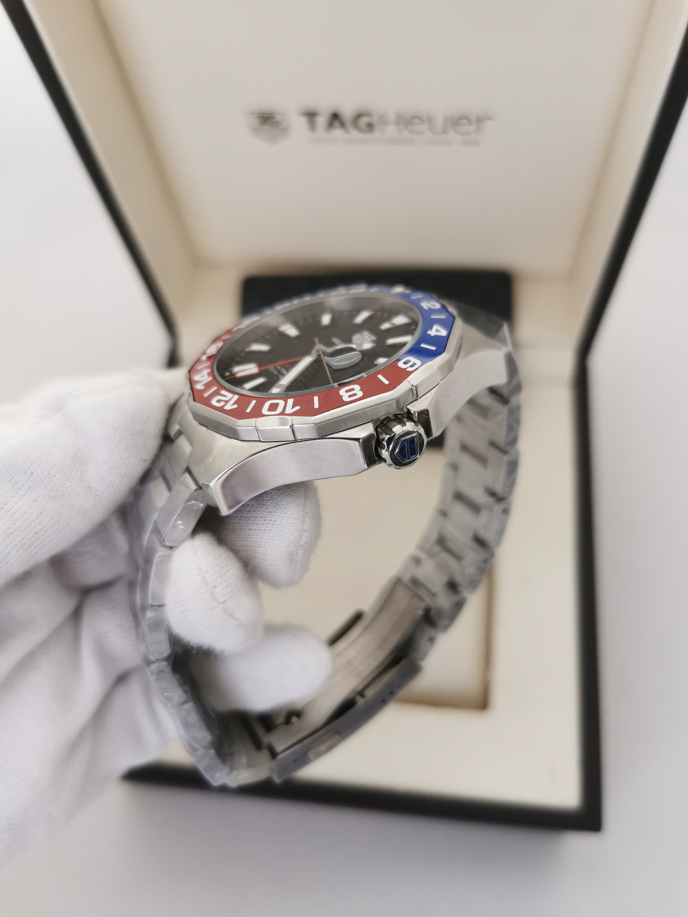 TAG Heuer Aquaracer Calibre 7 GMT Pepsi | 43mm | Vidro Cristal Safira | Aço Inoxidável | Premium AAA+