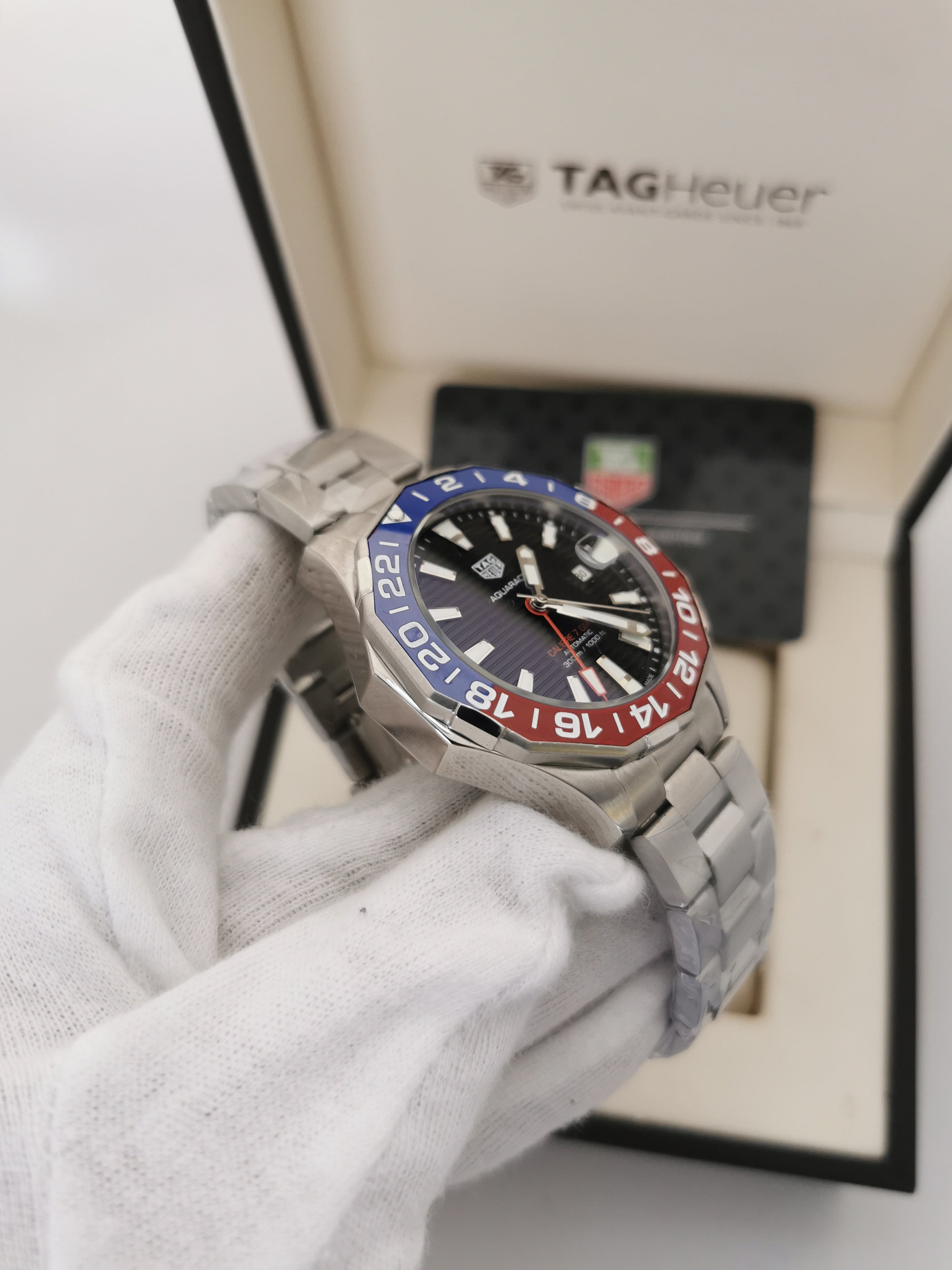 TAG Heuer Aquaracer Calibre 7 GMT Pepsi | 43mm | Vidro Cristal Safira | Aço Inoxidável | Premium AAA+