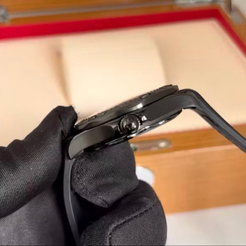 OMEGA - Relogio Masculino - Speedmaster All Black - 42mm - Automático - Fundo Transparente