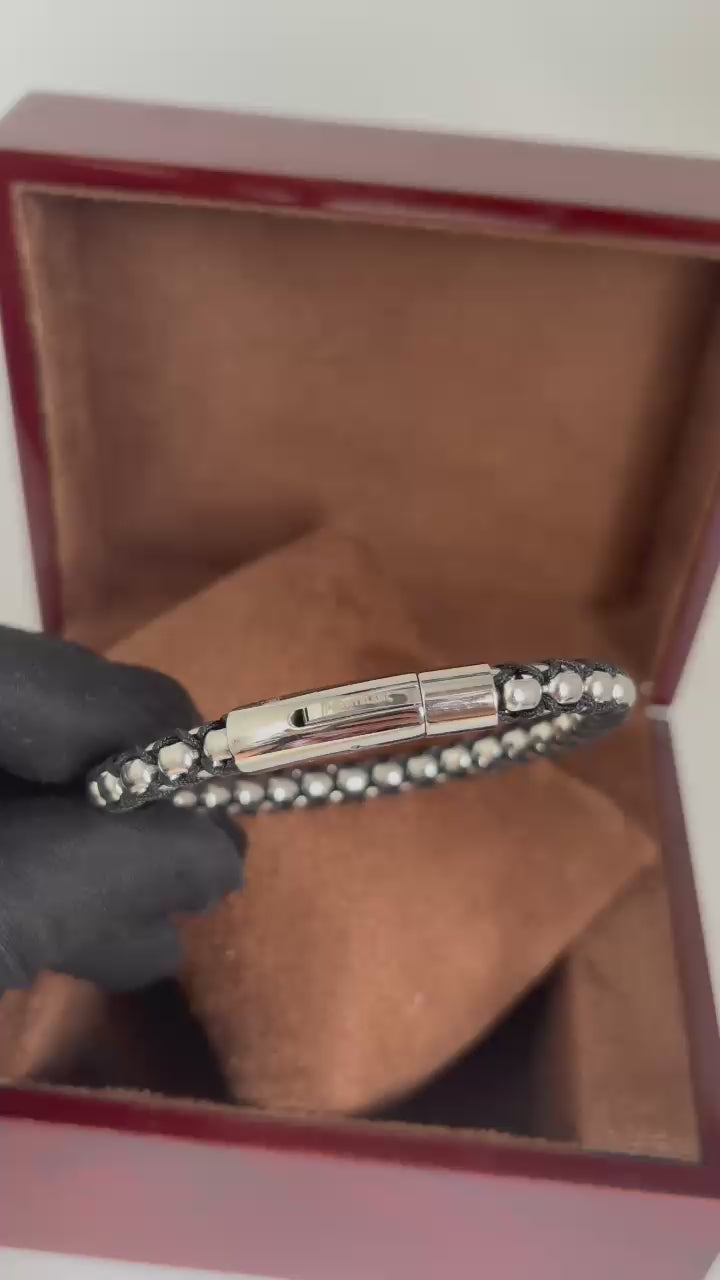 Pulseira Masculina Premium – Aço Prateado com Detalhes Brilhantes e Placa Central